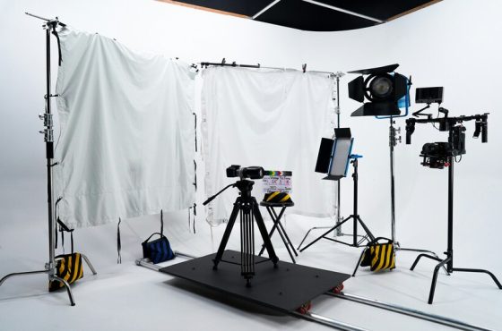 Pourquoi Louer un Studio Vidéo Améliore la Qualité de Vos Productions