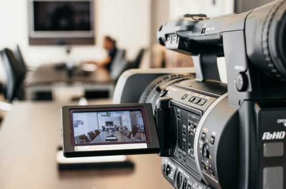 Home studio vs Studio d’enregistrement : Prix, avantages et inconvénients