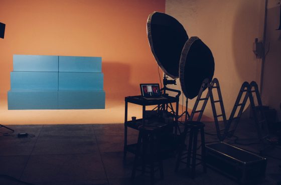 Comment choisir le bon studio pour un podcast filmé